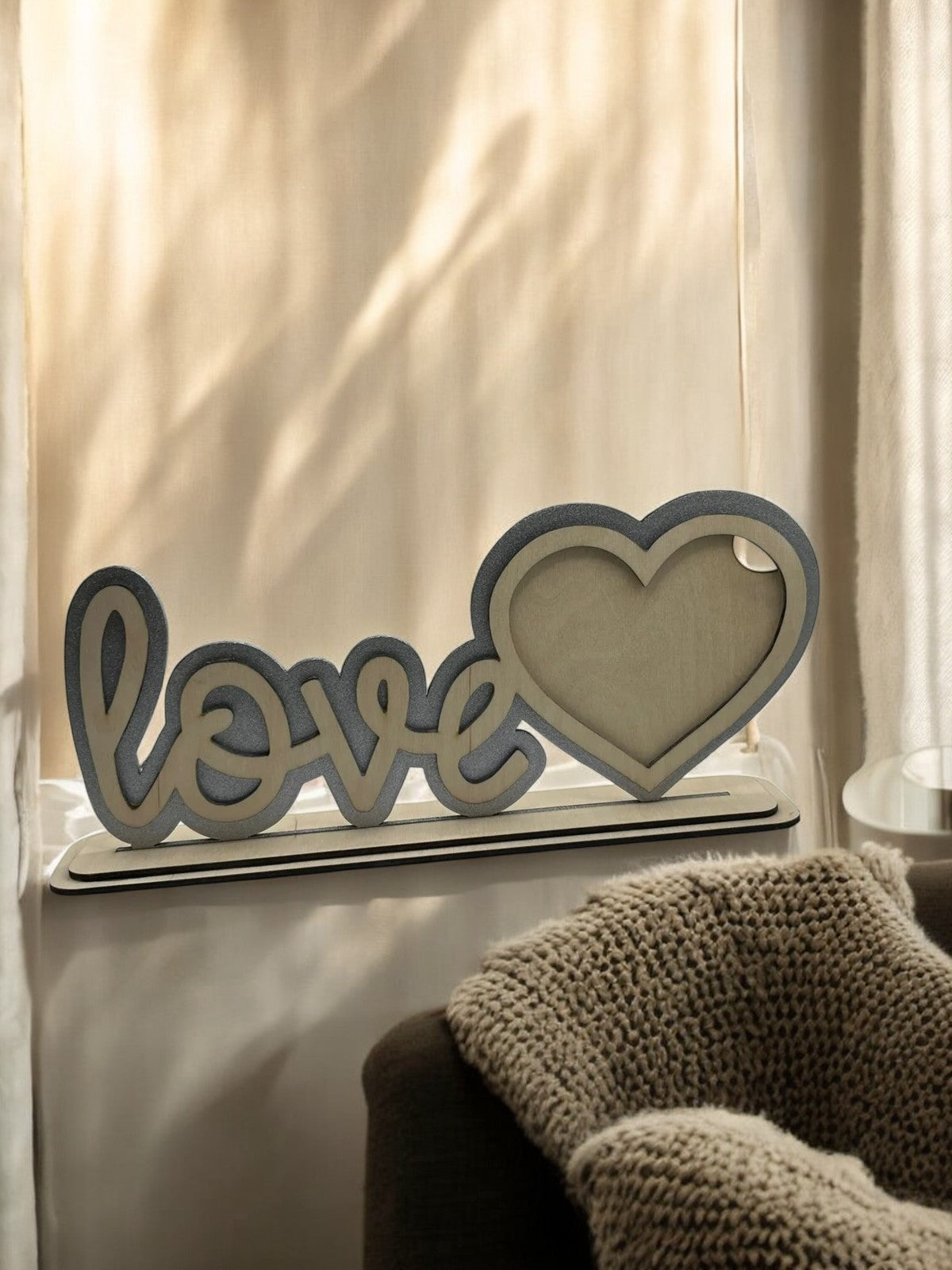 Houten "Love" Fotokader met Hartvorm – Decoratief & Persoonlijk Cadeau