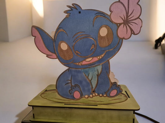 Houten LED Lamp – Stitch met Bloem Uniek Nachtlampje