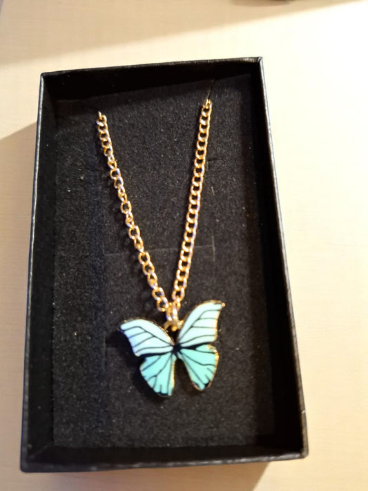 🦋 Vlinderketting Lichtblauw – Voor dromers die houden van de lucht!