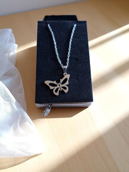 🦋 Kinderketting met Vlinder – Zilverkleurig & Magisch