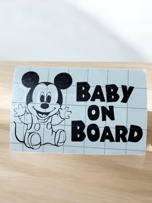 🎉 Baby on Board Sticker – Speelse Muis Editie