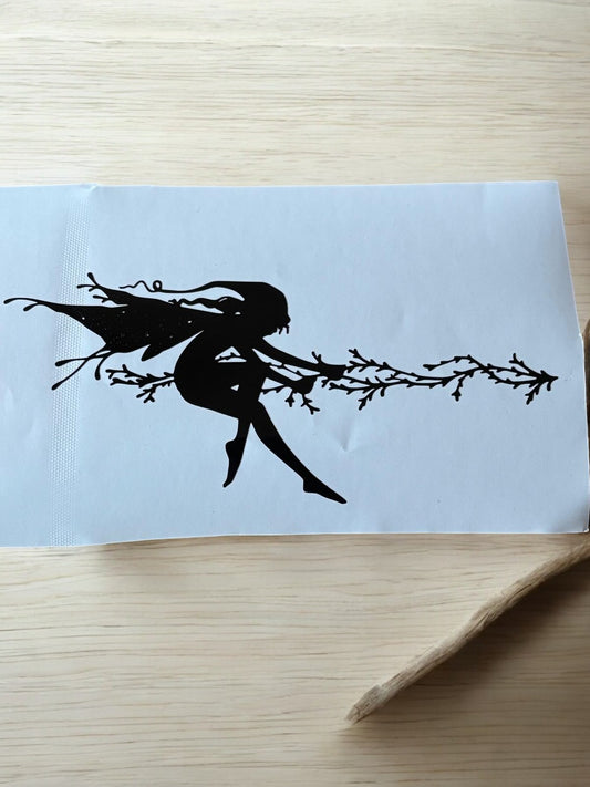 ✨ Magische Sticker – Dromerige Elf op Doornentak ✨