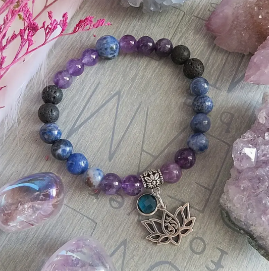🔮 Inner Peace Armband – Amethist, Sodaliet & Lavasteen met Lotusbedel